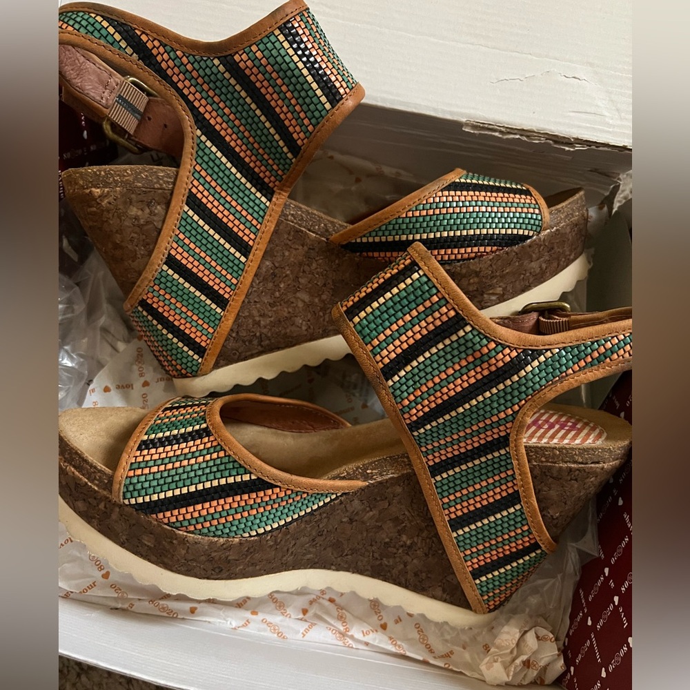 80%20 PAZ TRIBAL WEAVE WEDGES